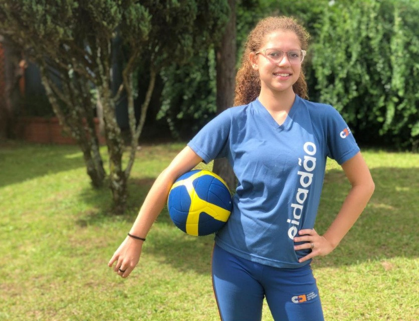 Escola de Esportes e Vôlei no Colégio